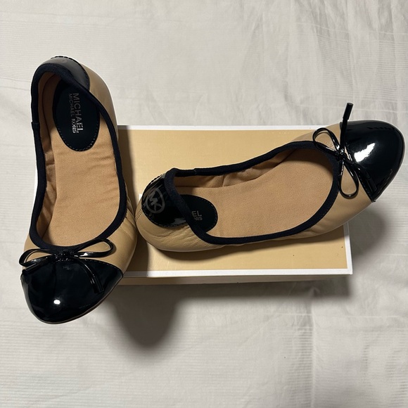 Michael Kors City Ballet - Toffee Flats - Picture 2 of 4